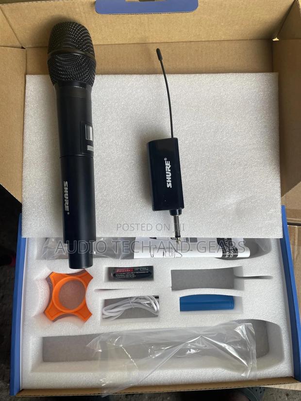 Shure Professional Wireless Microphone · Photo 2