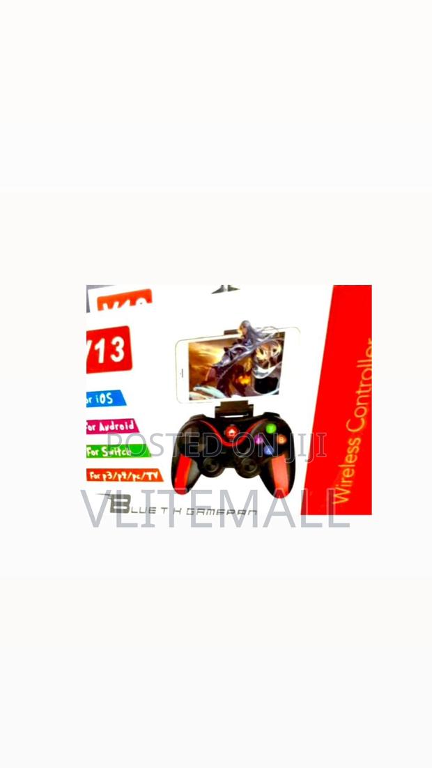 V13 Wireless Controller Gamepad · Photo 3