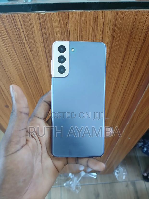 Samsung Galaxy S21 5G 128 GB Blue · Photo 2