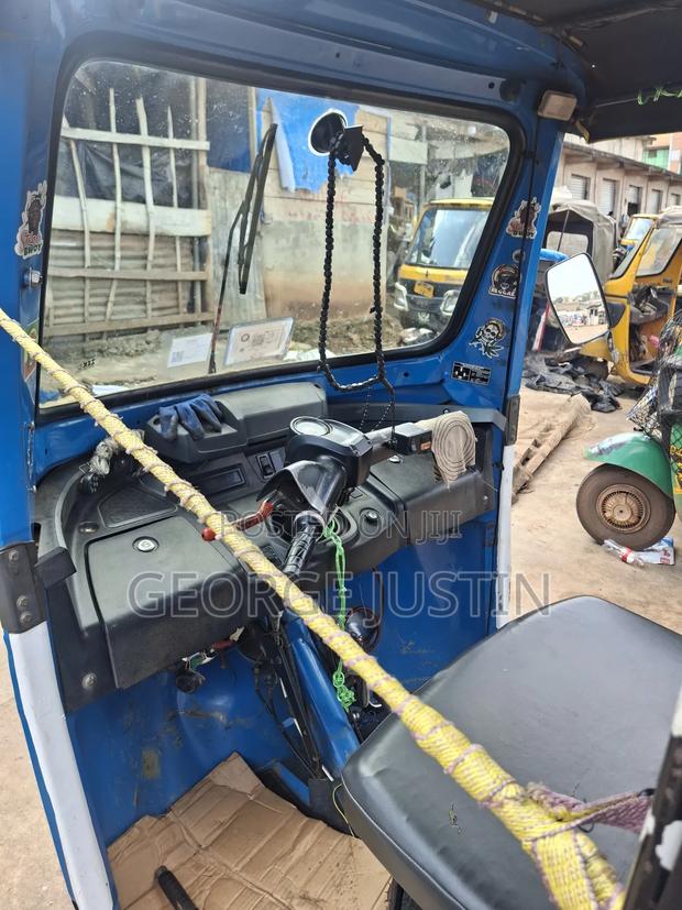 TVS King Deluxe Plus iTouch Start 2024 Blue · Photo 8