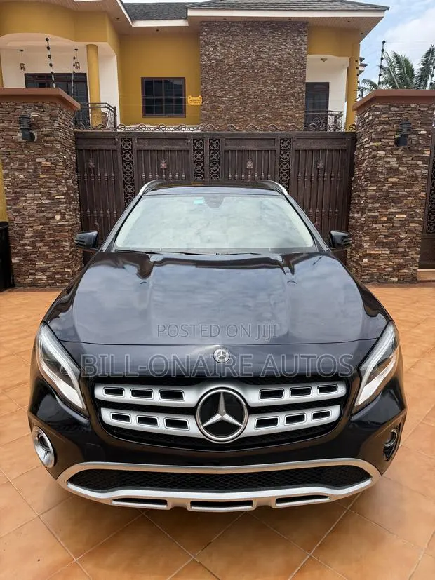 Mercedes-Benz GLA 250 2019 Blue · Photo 1