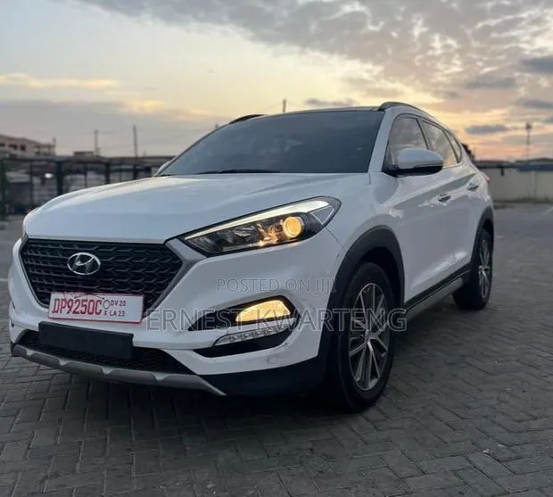 Hyundai Tucson 2017 White · Photo 1