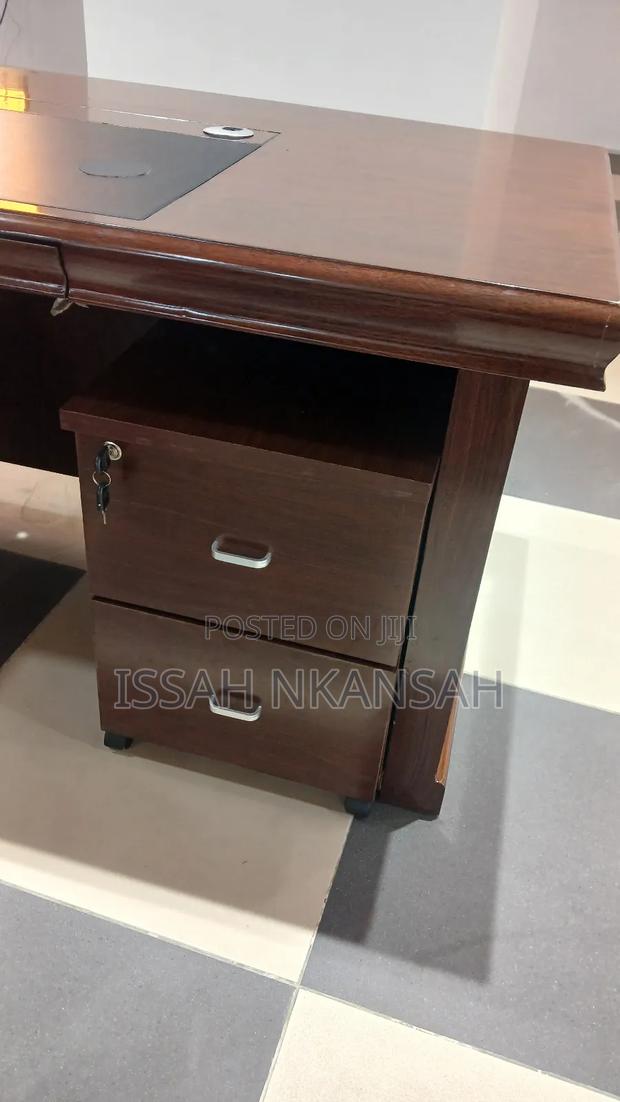 1.6 Meters Executive Office Desk · Photo 6