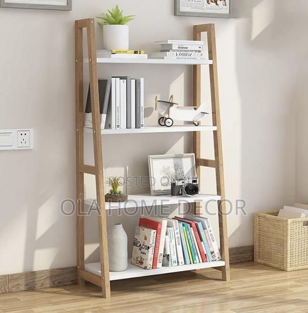 Ladder Bookshelf · Photo 1