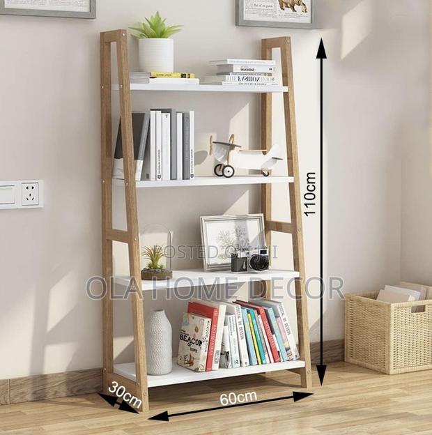 Ladder Bookshelf · Photo 2