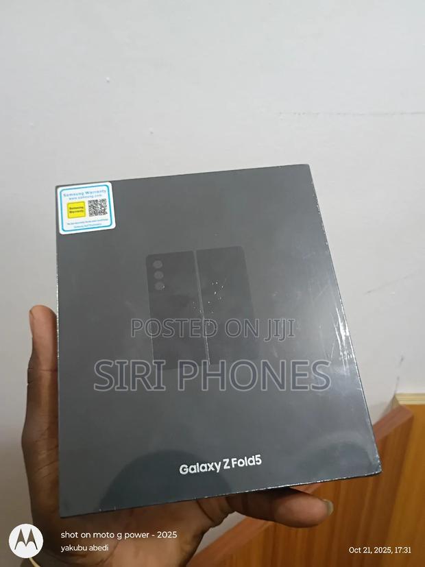 New Samsung Galaxy Z Fold 5 256 GB Black · Photo 2