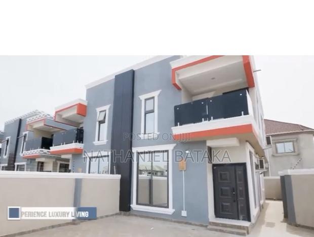 3bdrm Apartment in Community 25 for sale · Photo 2