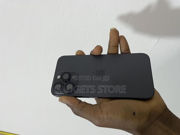Apple iPhone 15 Pro Max 512 GB Black · Photo 2