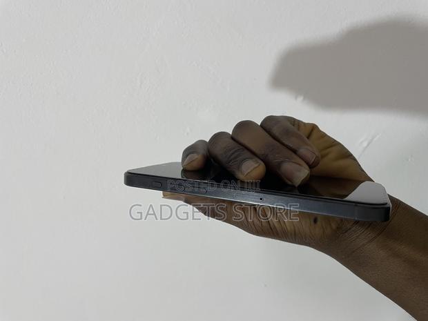 Apple iPhone 15 Pro Max 512 GB Black · Photo 3