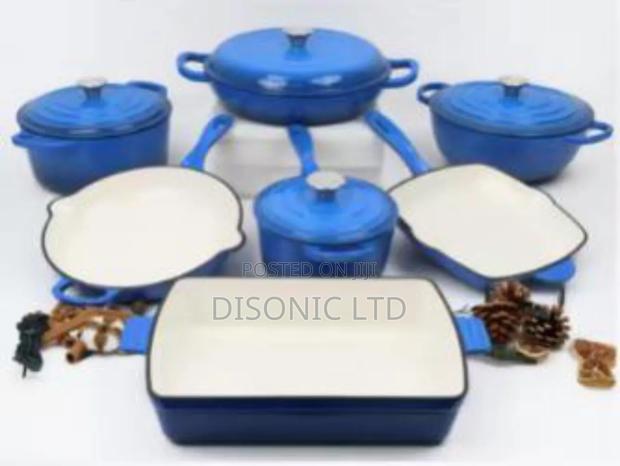 7 Pieces Cast Iron Cookware Set · Photo 2
