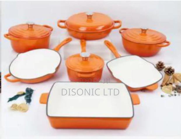 7 Pieces Cast Iron Cookware Set · Photo 5
