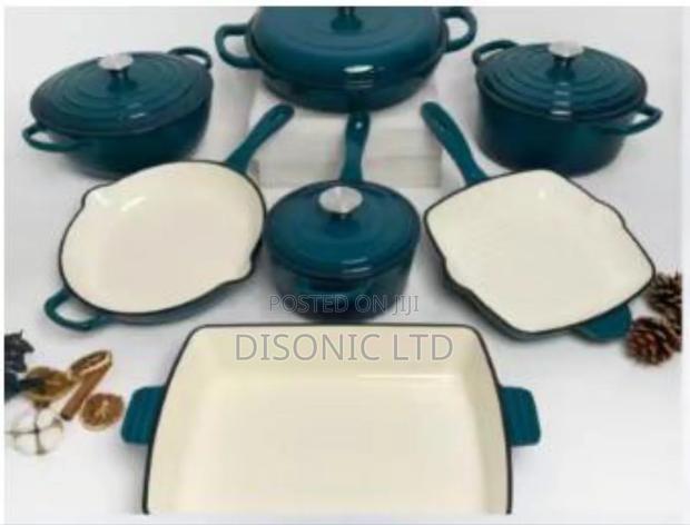 7 Pieces Cast Iron Cookware Set · Photo 7