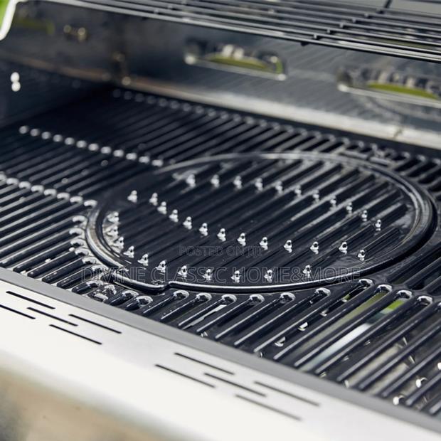 Outback Meteor 4-Burner Hybrid Gas Charcoal BBQ With a Side Burner · Photo 8