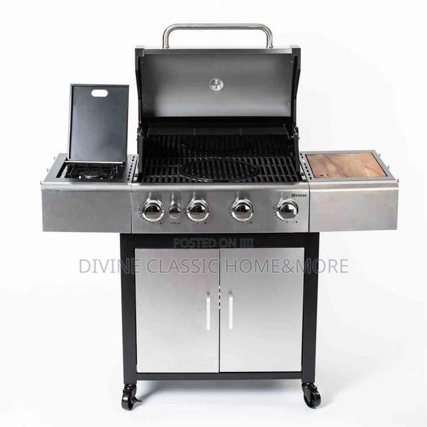 Outback Meteor 4-Burner Hybrid Gas Charcoal BBQ With a Side Burner · Photo 4