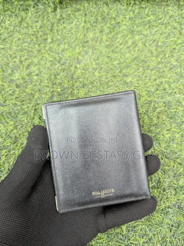 Card Only Wallet (Uk Used) · Photo 1