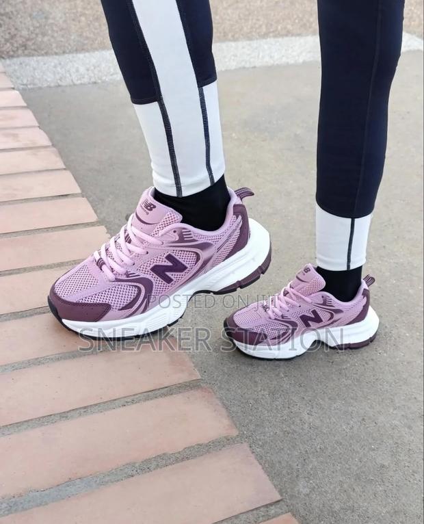 New Balance 530 V2 Sneakers · Photo 2