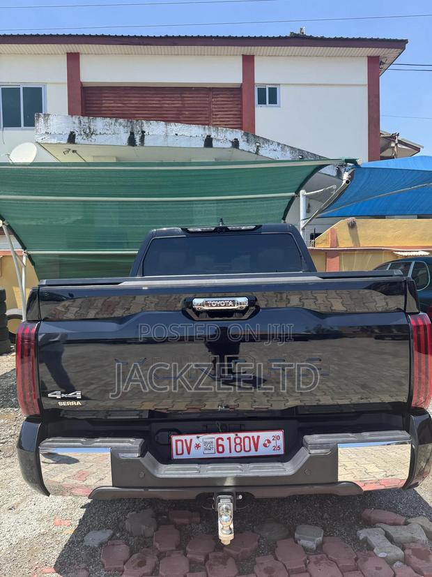 Toyota Tundra 1794 Edition CrewMax 5.5' Bed 2023 Black · Photo 1