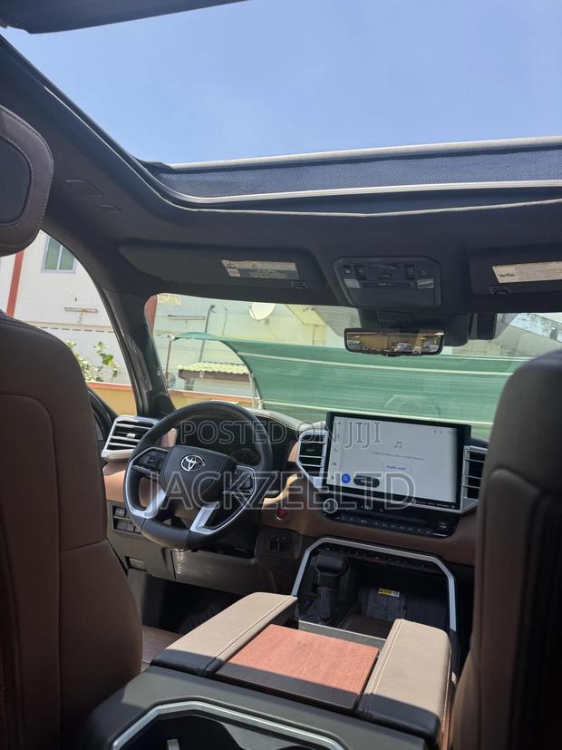 Toyota Tundra 1794 Edition CrewMax 5.5' Bed 2023 Black · Photo 3