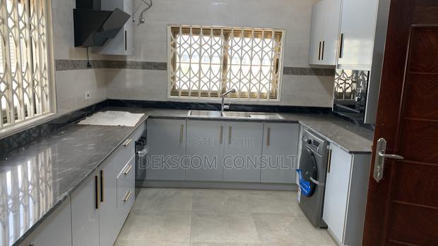 4bdrm House in Adenta for sale · Photo 4