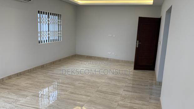 4bdrm House in Adenta for sale · Photo 6