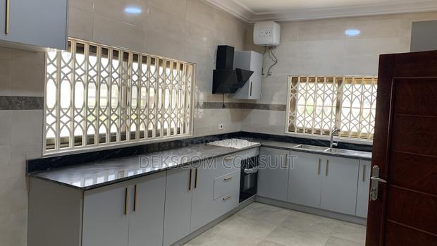 4bdrm House in Adenta for sale · Photo 5