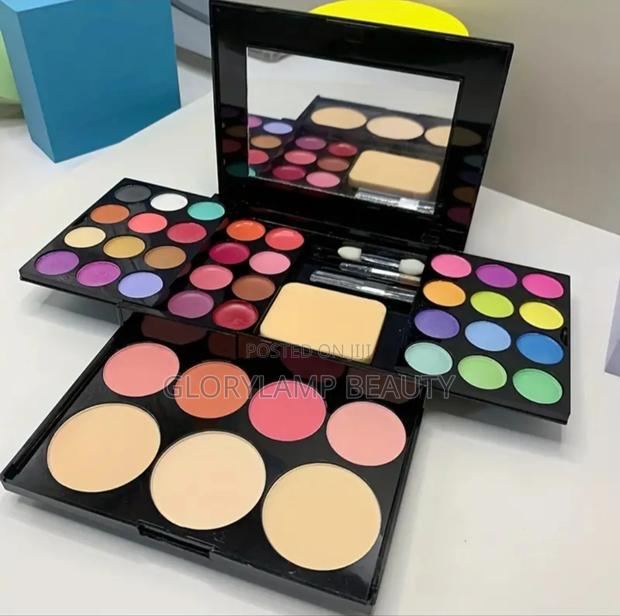 Eyeshadow One Box Full Face Makeup Kit – Complete Beauty Set · Photo 1