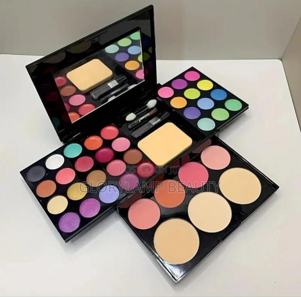 Eyeshadow One Box Full Face Makeup Kit – Complete Beauty Set · Photo 2