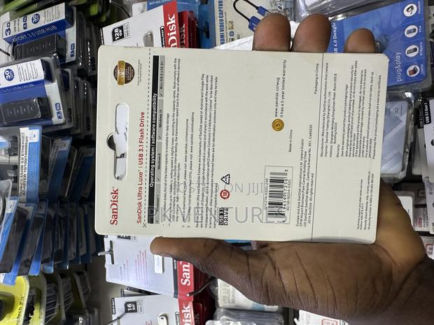 32 Gb Sandisk Drive · Photo 2