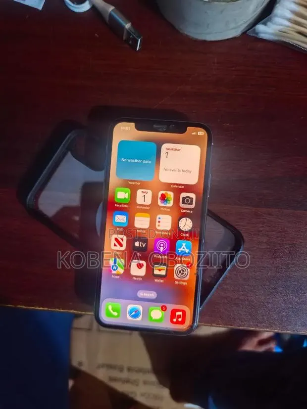 Apple iPhone X 256 GB White · Photo 1
