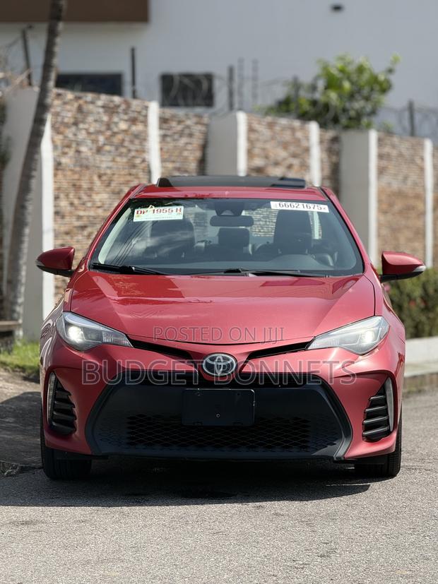 Toyota Corolla SE 4dr Sedan (1.8L 4cyl CVT) 2017 Red · Photo 2