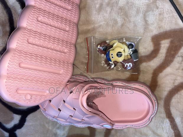 Pink Crocs for Baby Girls Size 36/37 · Photo 3