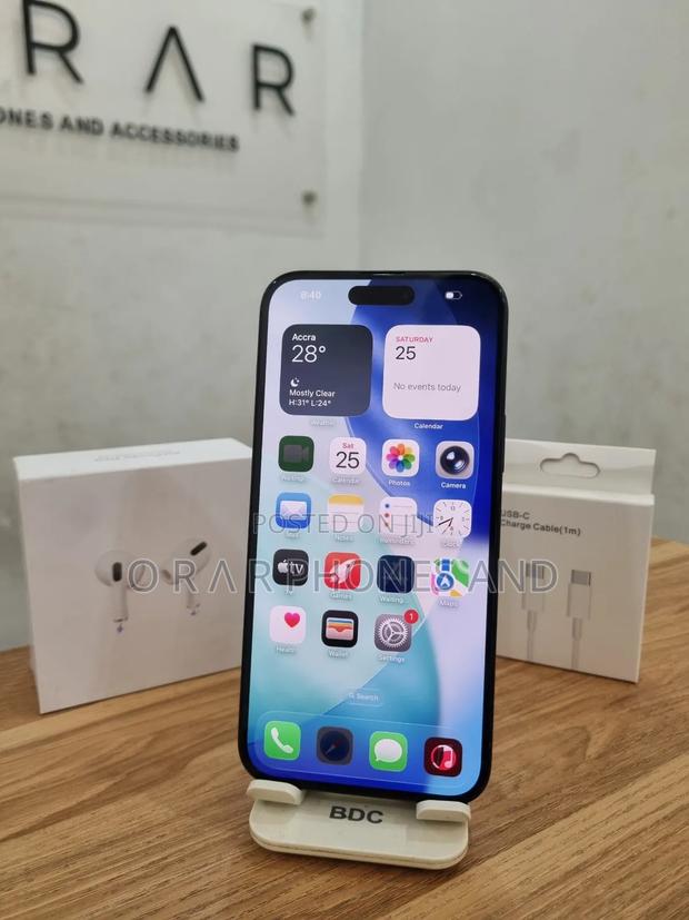 Apple iPhone 15 Plus 128 GB Black · Photo 2