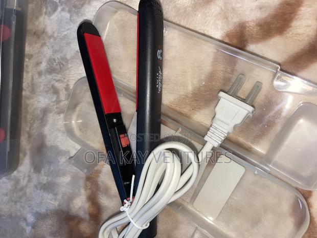 Portable Hair Straightener · Photo 3
