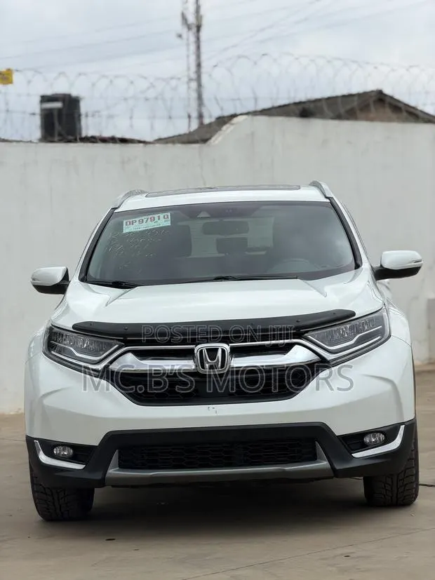 Honda CR-V 2019 White · Photo 1