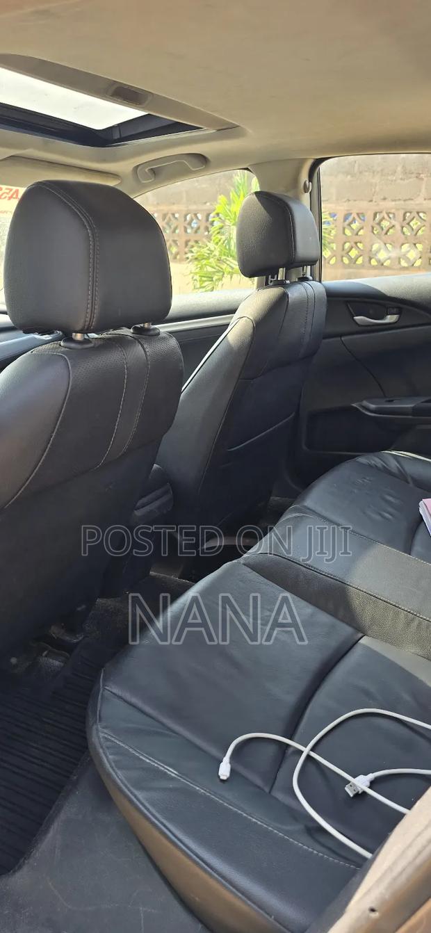 Honda Civic EX-L Sedan 2018 Gray · Photo 3