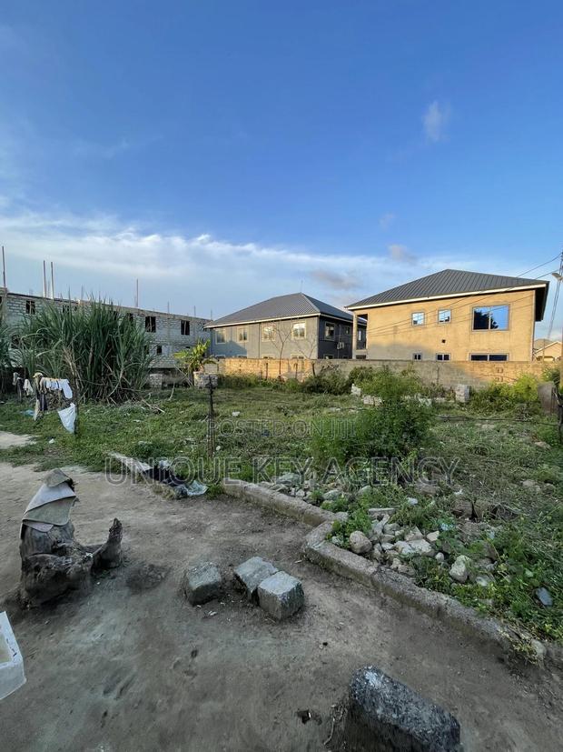 70/100 Plot of Land for Sale · Photo 2