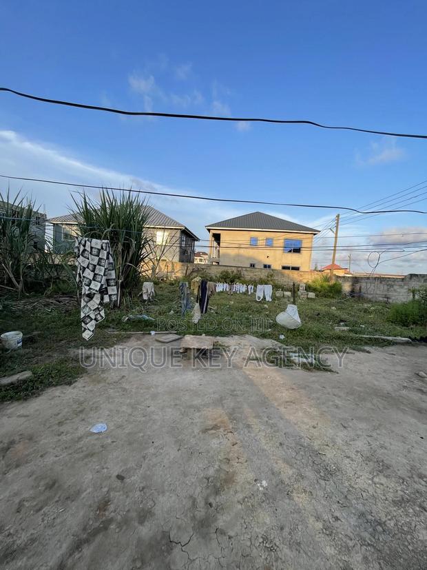 70/100 Plot of Land for Sale · Photo 6