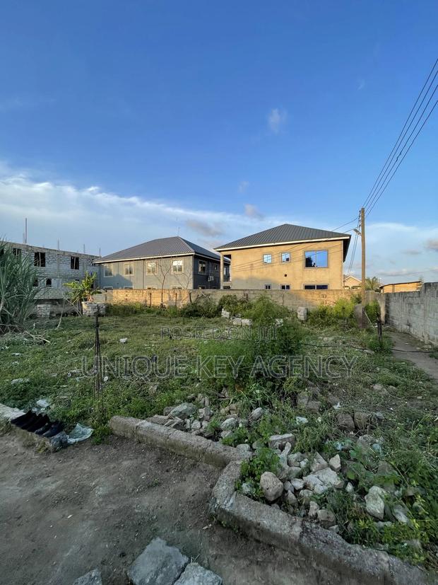70/100 Plot of Land for Sale · Photo 5