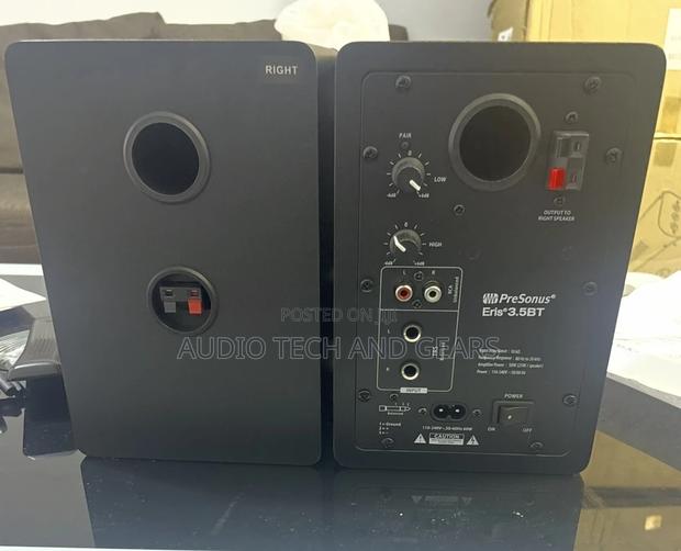 Active Studio Monitors With Monitor Stand · Photo 3