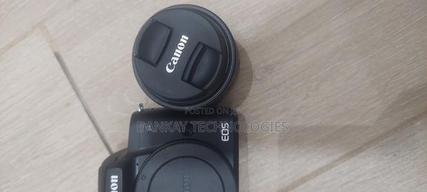 Canon M50 Mark II Mirrorless With 15 - 45mm Lens · Photo 1