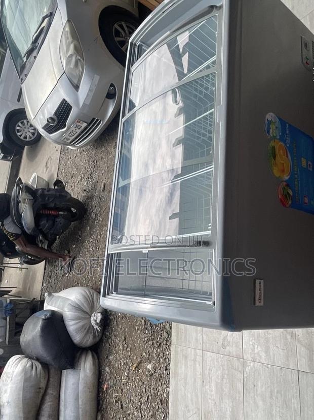 Delron Arcticglide Showcase Chest Freezer · Photo 1