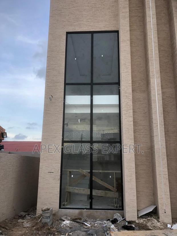 Curtain Wall · Photo 1