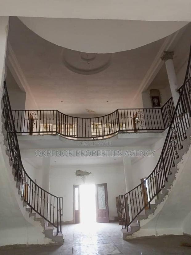 7bdrm House in Adjiringanor, Ability for sale · Photo 3