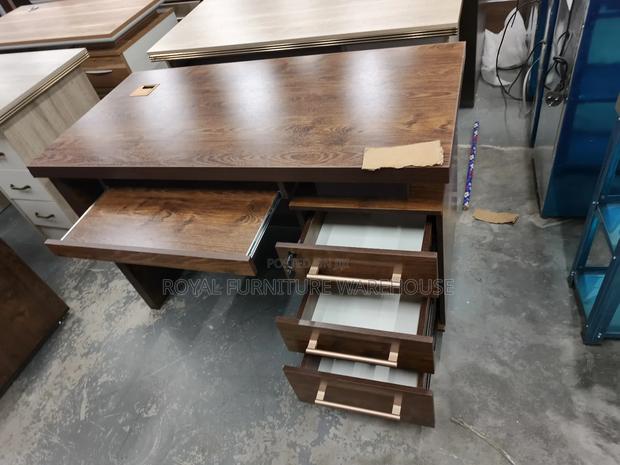 Quality Luxurious Office Desk (Foreign Type) · Photo 1