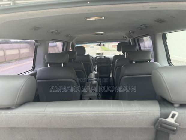 Hyundai Starex 2015 Silver · Photo 7