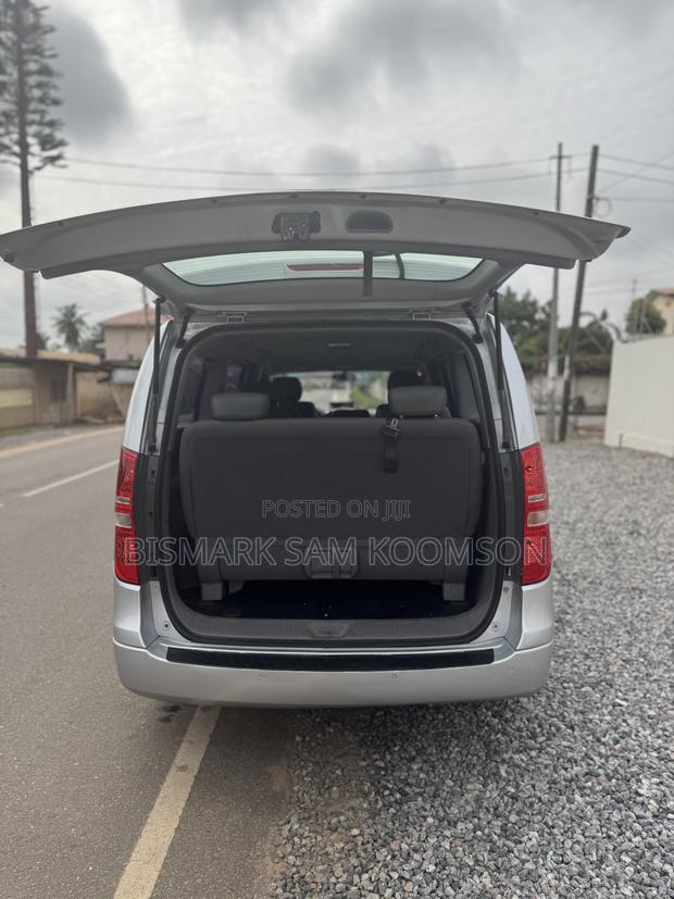 Hyundai Starex 2015 Silver · Photo 6