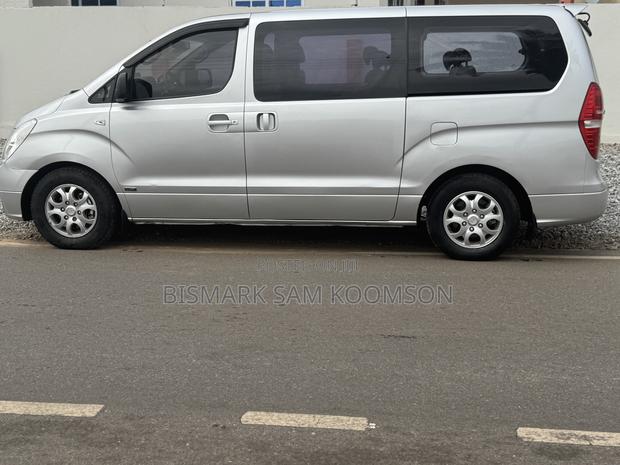 Hyundai Starex 2015 Silver · Photo 5