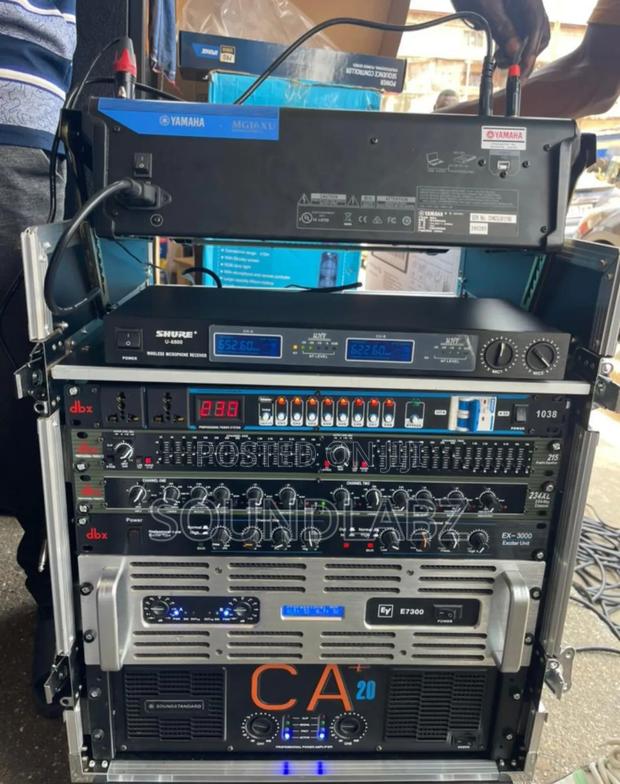 3pieces Kara12inches Line Array Speakers & Professional Amplifier Rack · Photo 3