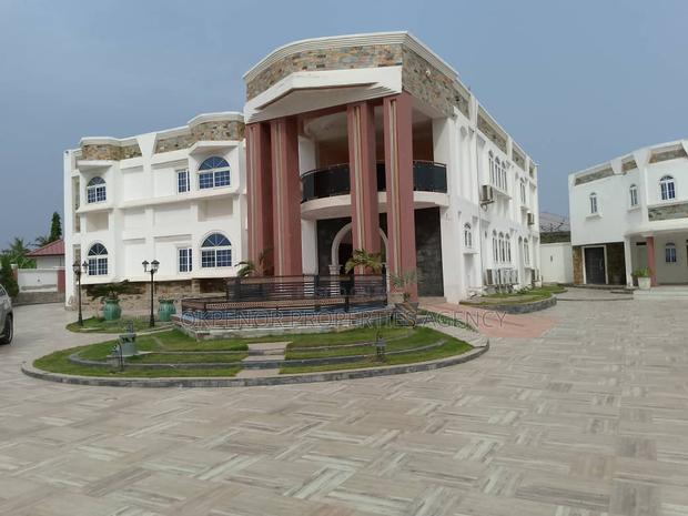 7bdrm House in Tema Com12 for sale · Photo 5