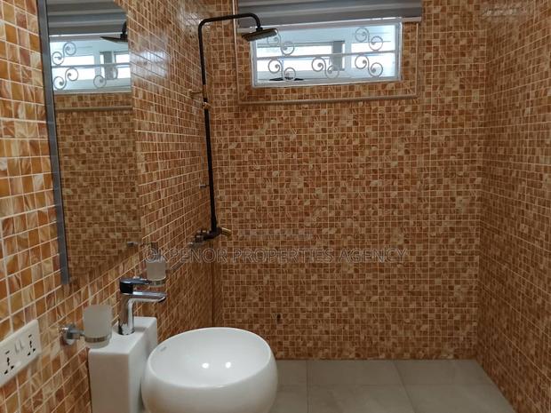 7bdrm House in Tema Com12 for sale · Photo 8